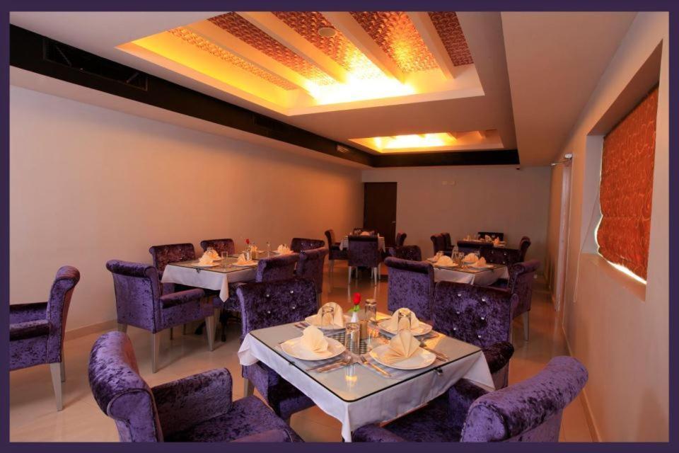 Hotel Super Townhouse Malabar Illam Kochi Exterior foto