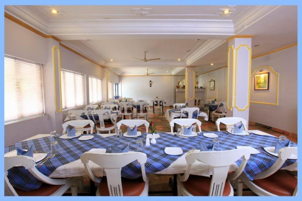 Hotel Super Townhouse Malabar Illam Kochi Exterior foto